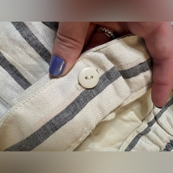 LOFT Striped Gray and Cream Women Shorts - Picture 6 of 13